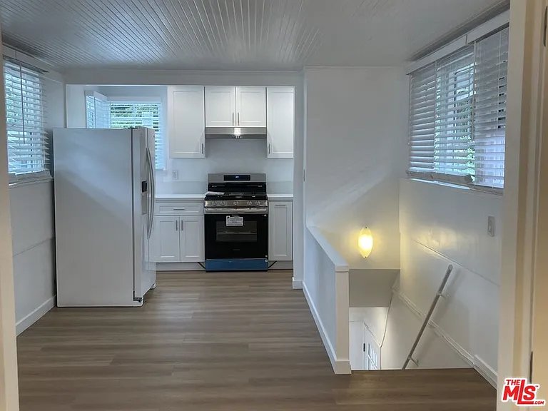 305 S Norton Ave #307-1/2 — Photo 4