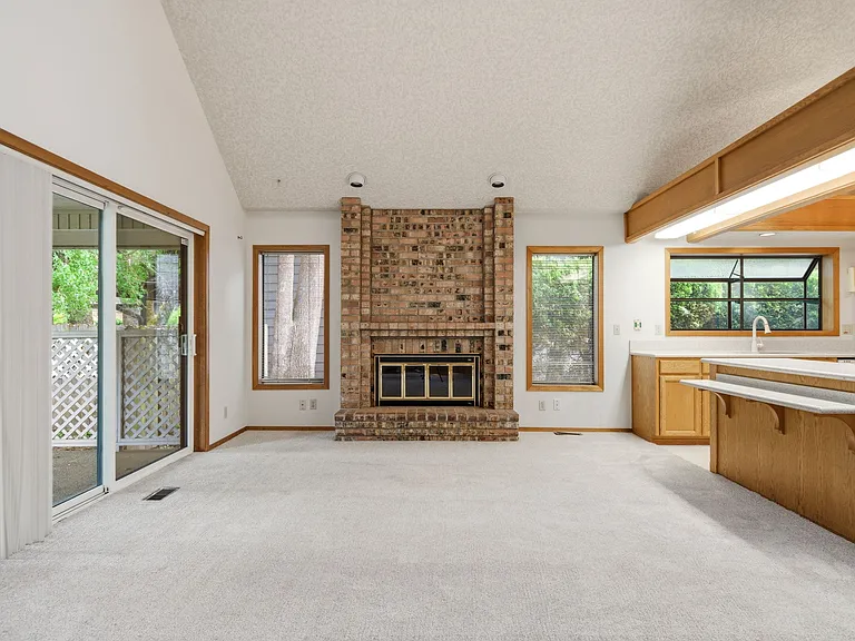 11306 SE 19th St — Photo 10