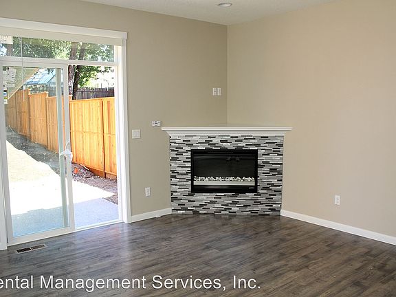 5th image of 14348 SE Lee Ave
