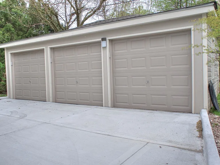 2865 N Frederick Ave — Photo 22