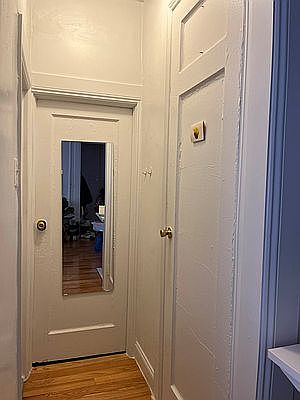 3rd image of 18 Saint Nicholas Pl APT 4C