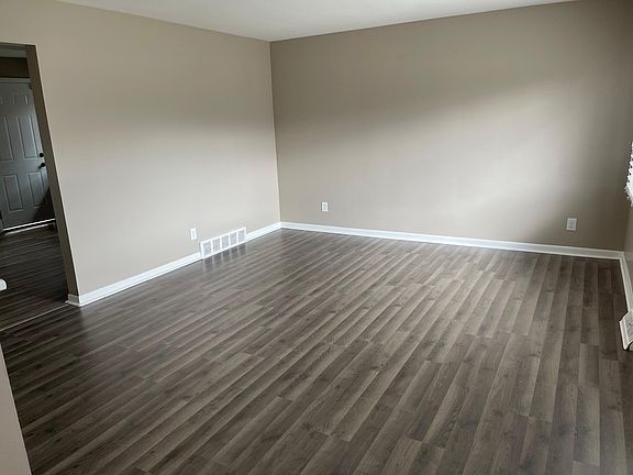 5th image of 9033 Coogan Dr