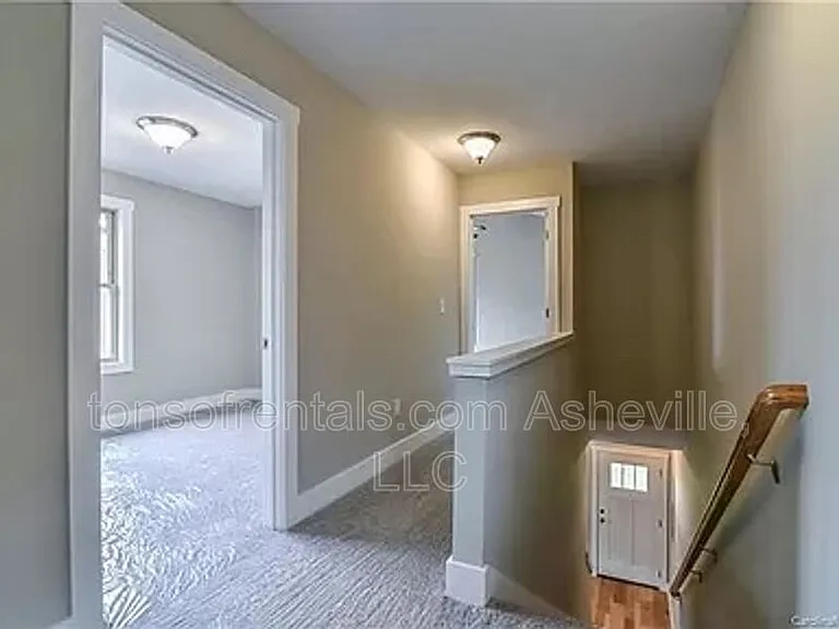 601 Fairview Rd — Photo 20