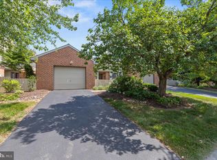 89 Cambridge Dr, Hershey, PA 17033