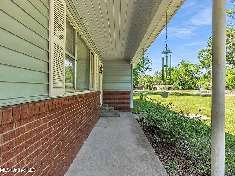 321 Panola Ave — Photo 6
