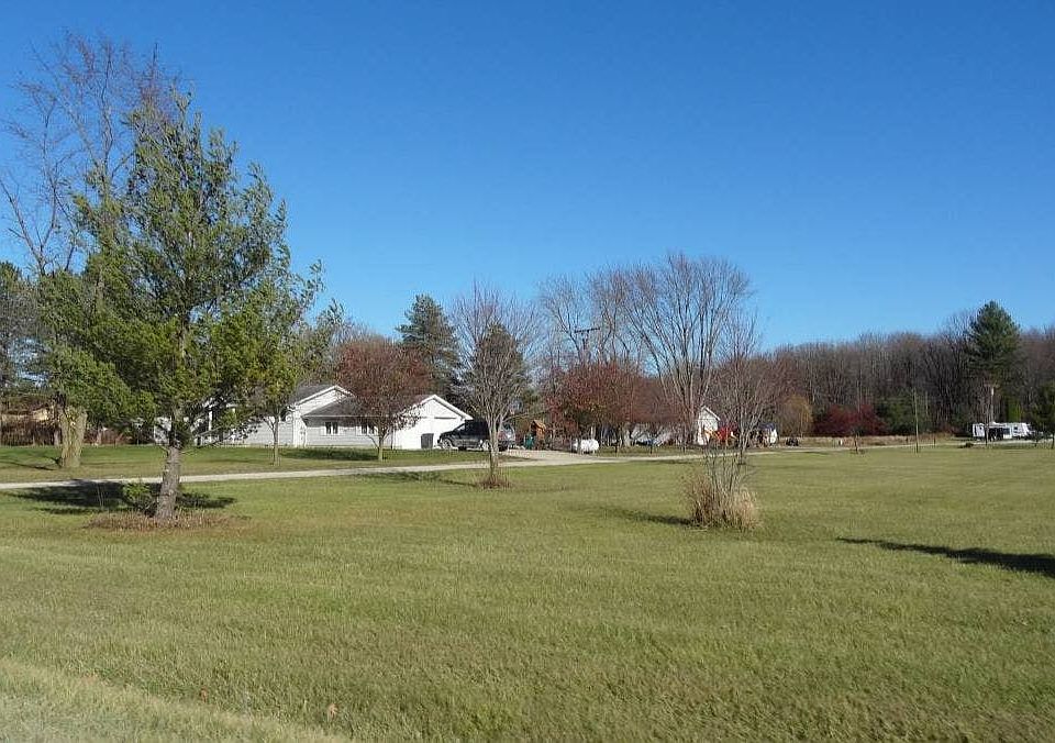2nd image of 5696 Cribbins Rd