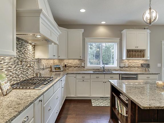 5th image of 3026 Aspen Lake Dr NE