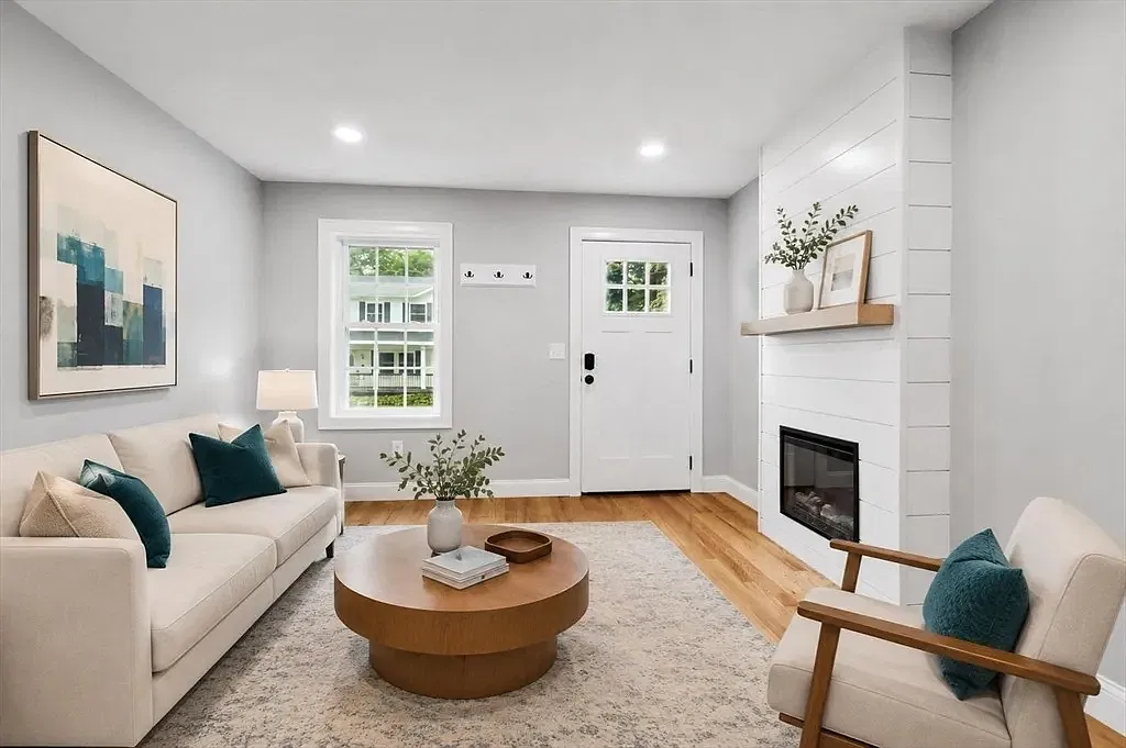 2 bed, 900 sqft, $2,300 — Photo 3