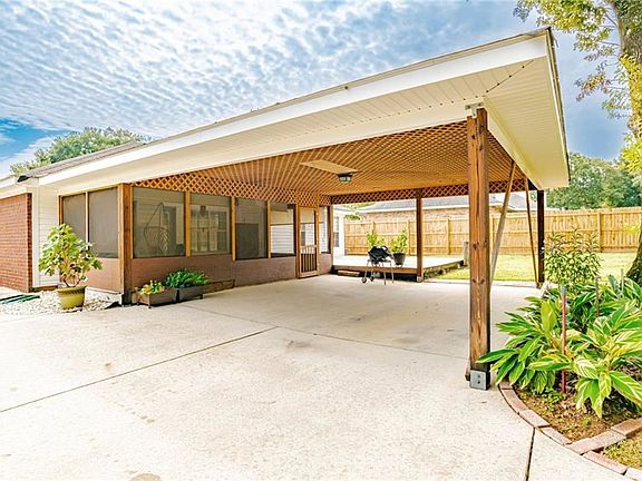 3rd image of 4125 Blackwell Dr