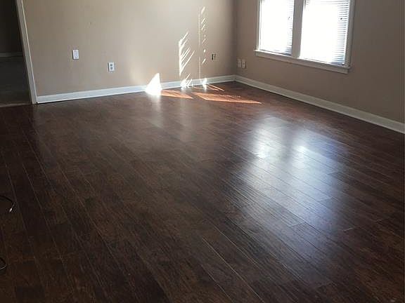 4th image of 2405 Centennial St
