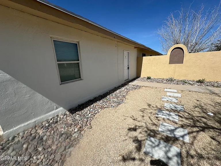 10277 N Loop Dr #B — Photo 26