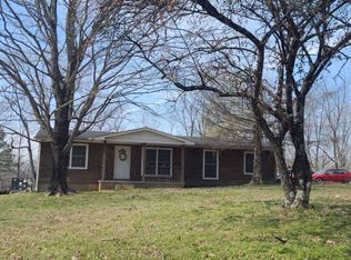 110 Lime Kiln Rd, Burns, TN 37029