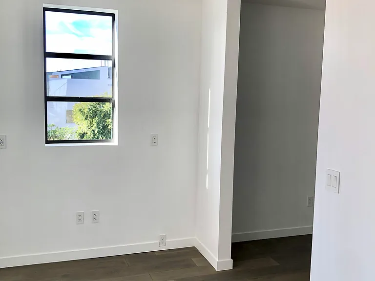 1317 Cabrillo Ave — Photo 31