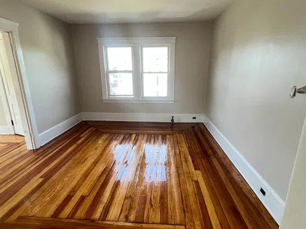 688 Providence St #2, Woonsocket, RI 02895
