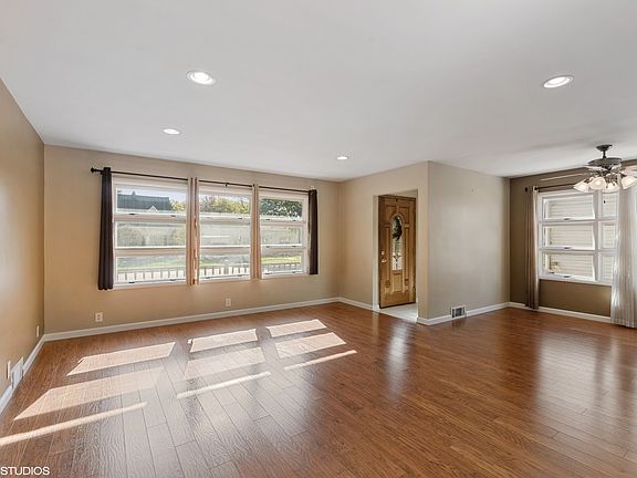Living Dining Rm combination. L shaped.