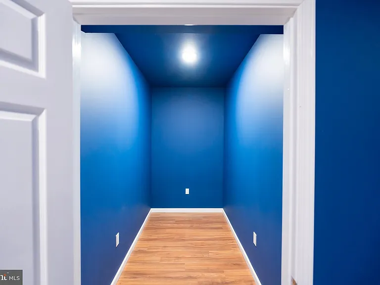 610 Kent Ct — Photo 17
