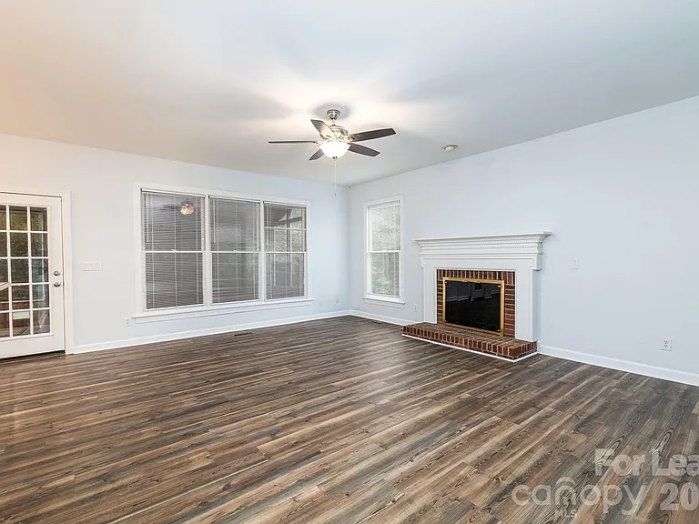 5238 Downing Creek Dr — Photo 9