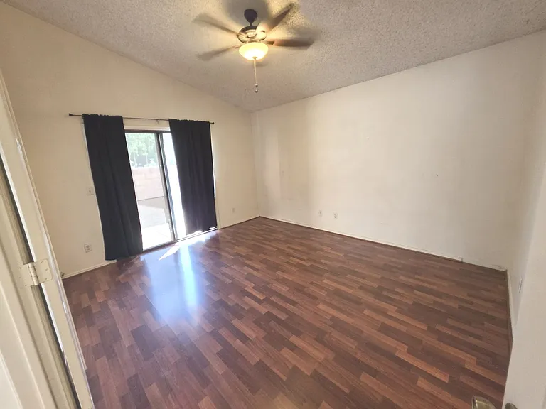 1056 W Sunward Dr — Photo 10