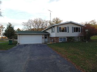 105 Pine Tree Ln, Iola, WI 54945