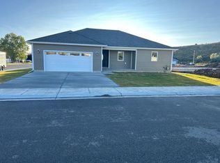 902 Shadow St #221, Cody, WY 82414