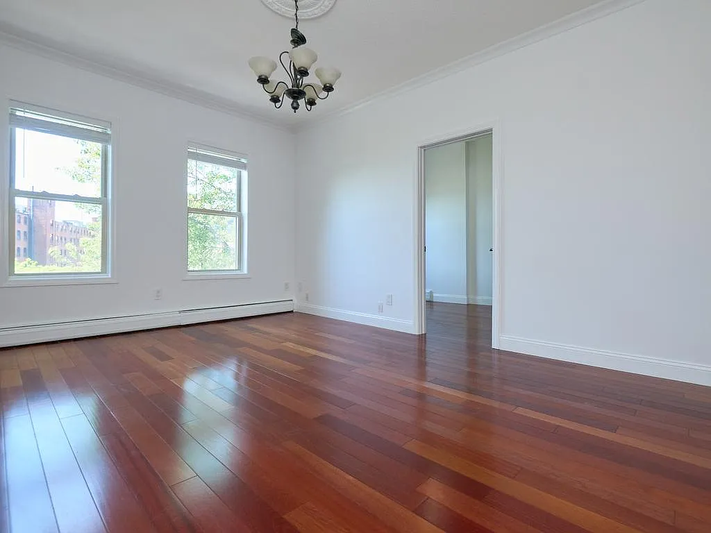 2 bed, 1000 sqft, $3,500 — Photo 3