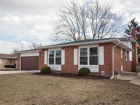2nd image of 1723 W Catalpa Ln