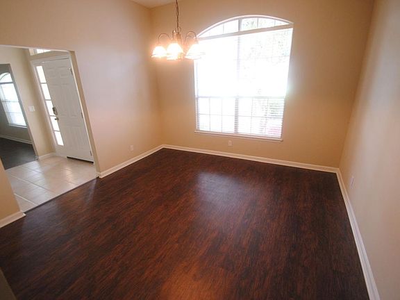 5th image of 1005 Flora Parke Dr