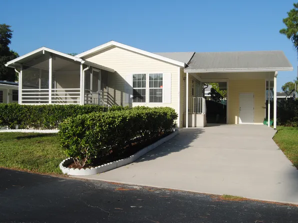 21 Coach House Ct, Daytona Beach, FL 32119