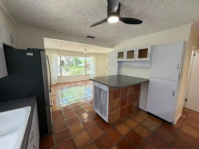 3126 W Harbor View Ave — Photo 6