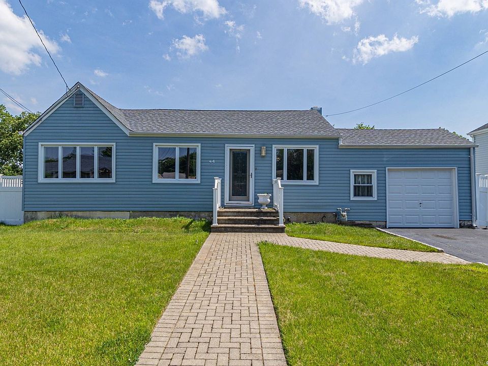 44 15th Street, West Babylon, NY 11704 Zillow