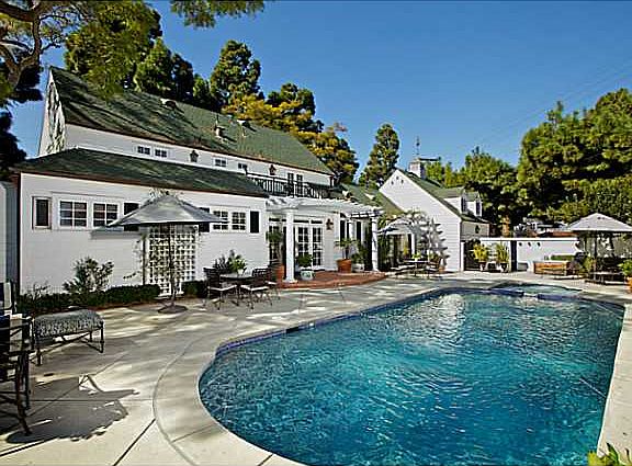 3rd image of 601 Margarita Ave