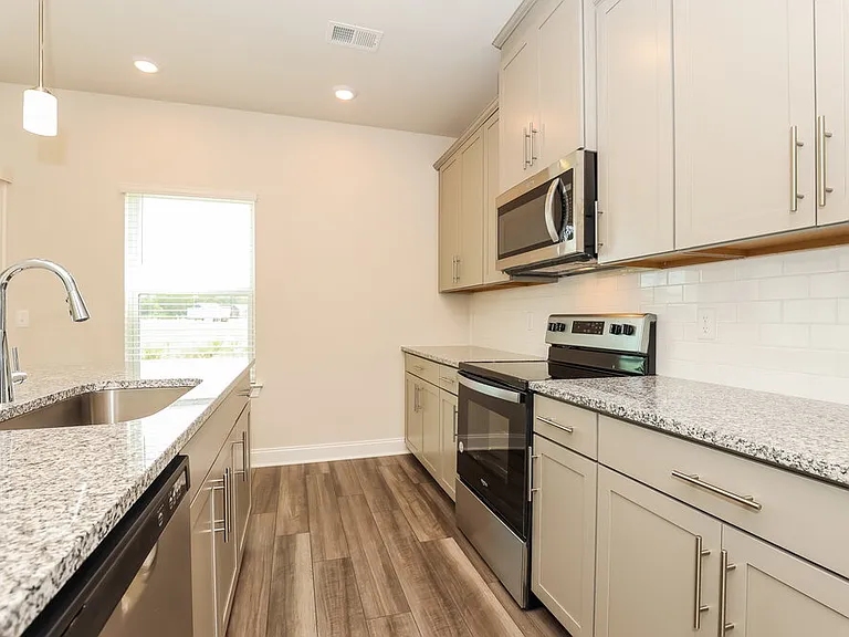 3610 Mathewson Way — Photo 6
