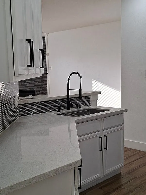 4 bed, 3.0 bath, 2391 sqft, $2,450 — Photo 2