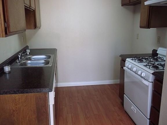 4th image of 416 The Ter APT 19