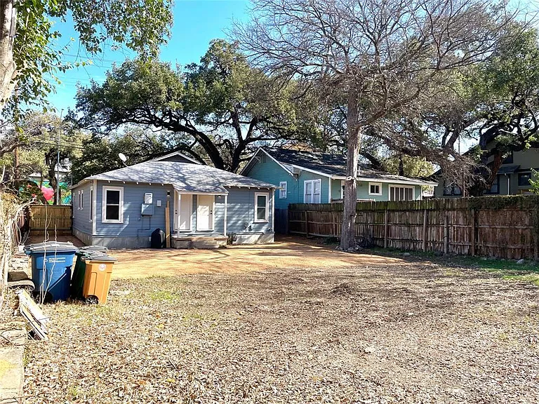 807 E Riverside Dr #B — Photo 25