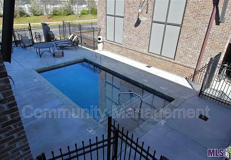 333 E Boyd Dr #22 — Photo 4