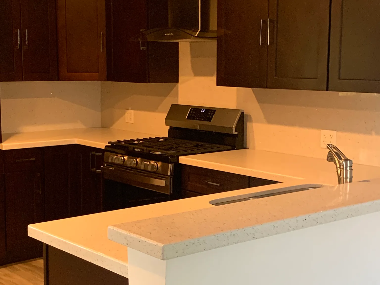 3 bed, 2200 sqft, $3,850 — Photo 3