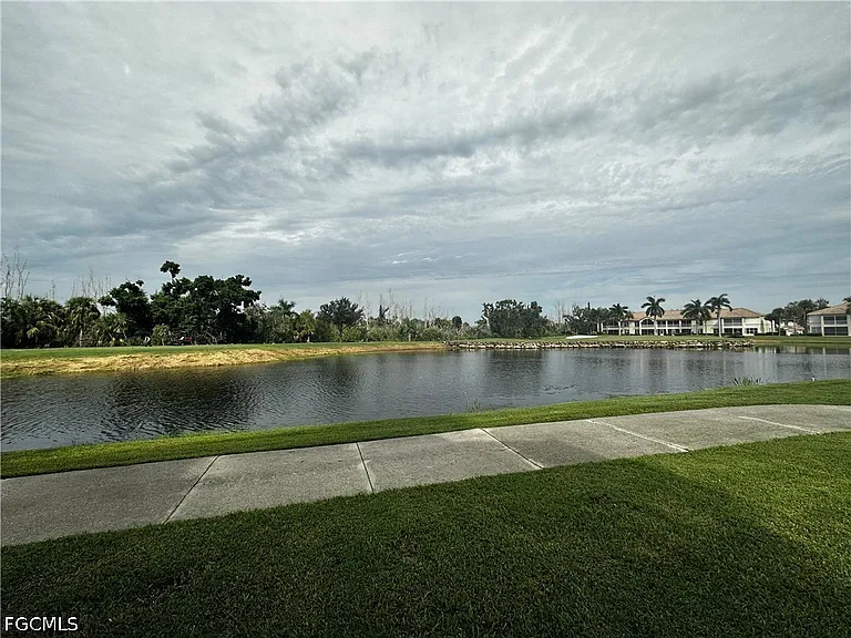 16420 Millstone Cir #106 — Photo 32
