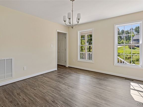 5th image of 3012 Shady Hollow Cir