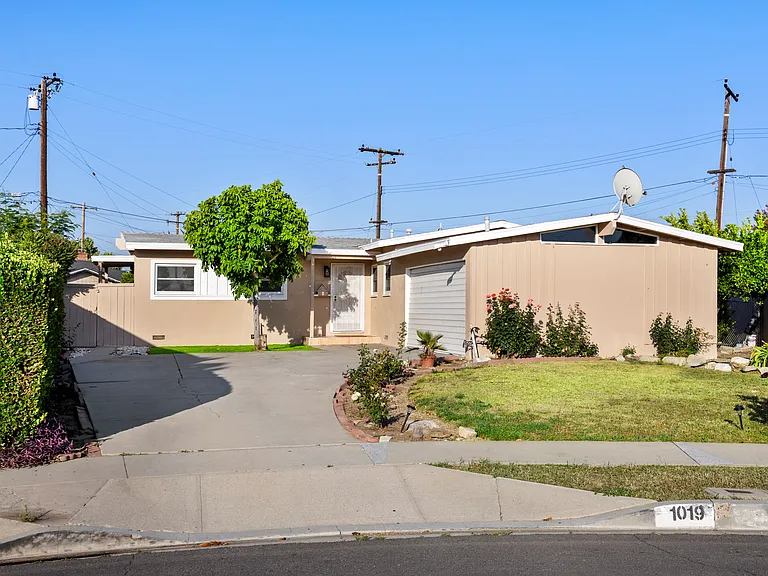 1019 W Pine St — Photo 20