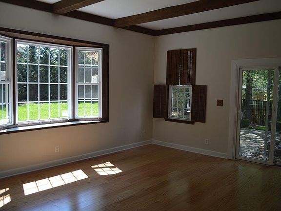 4th image of 4708 Cherry Valley Dr