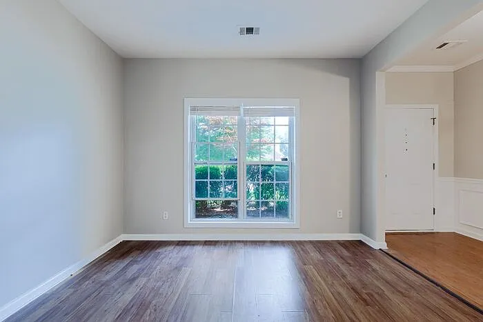 2148 Saint Albans Pl — Photo 6