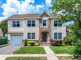 4 Ploch Rd, Clifton, NJ 07013