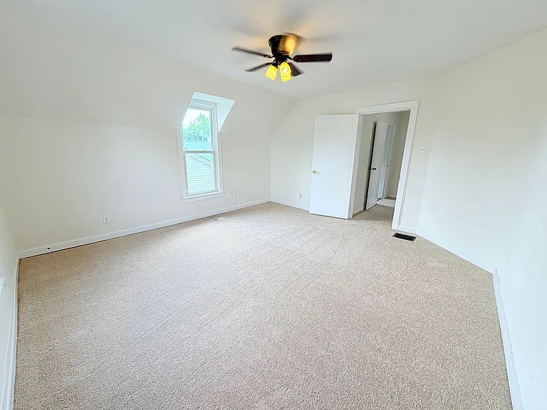 525 S West St — Photo 28