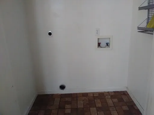 Washer & Dryer Hook up closet