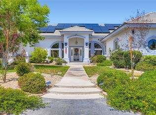 8640 Horse Dr, Las Vegas, NV 89143