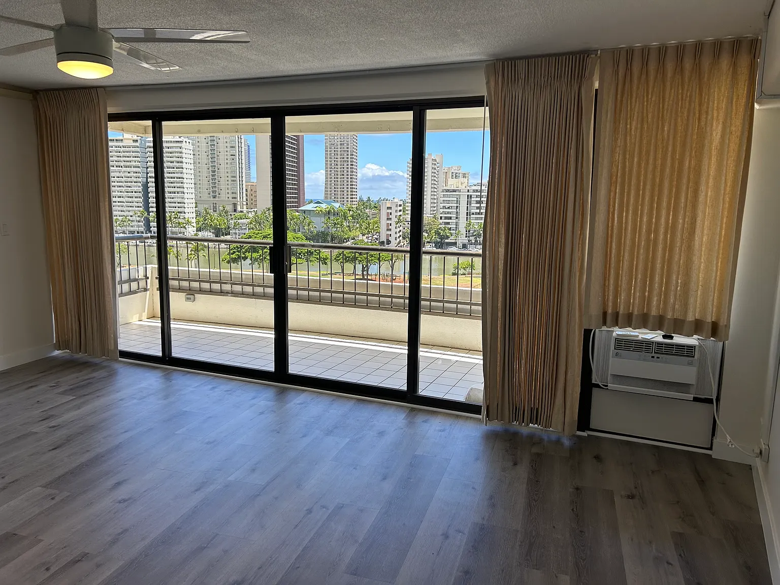 2 bed, 831 sqft, $3,200 — Photo 4