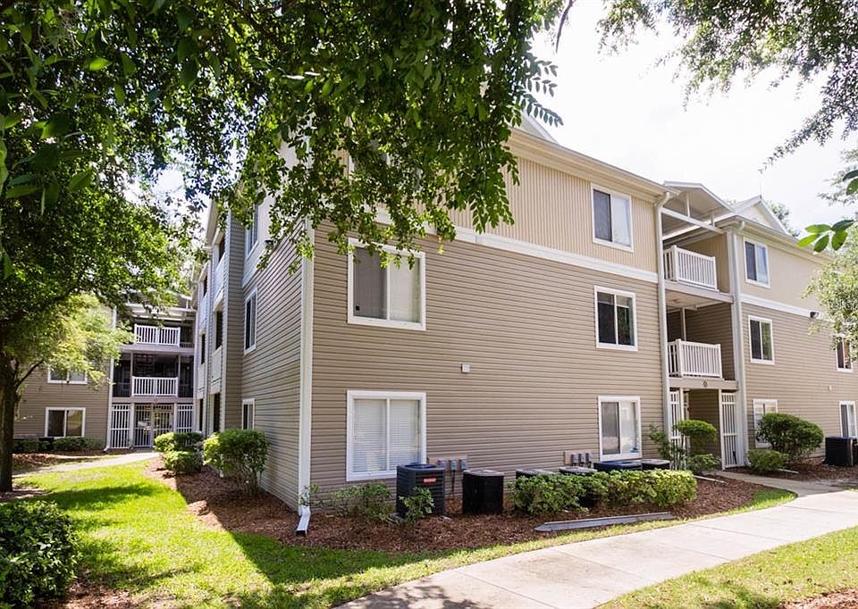 1st image of 4000 SW 23RD STREET #4-305
