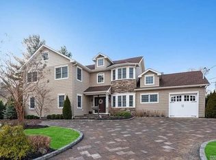 261 Channon Rd, Hewlett, NY 11557