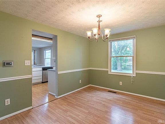 4th image of 2233 English Oak Ct